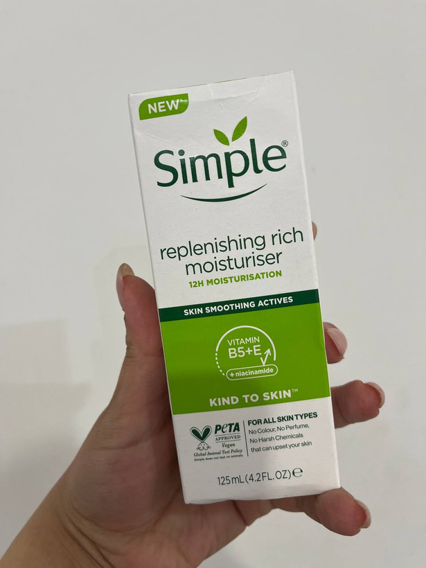 آبرسان ریچ سیمپل پوست خشک و حساس Simple replenishing rich moisturiser/ حجم 125 میل