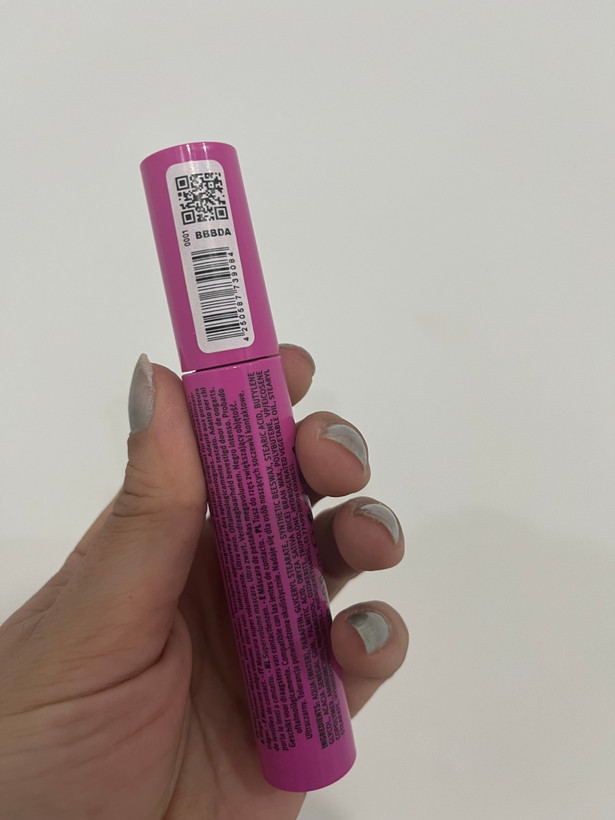 ریمل حجم دهنده اسنس آی لاو اکستریم Essence I Love Extreme Crazy Volume Mascara/ حجم 4.7 میل