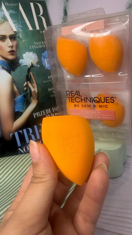 بیوتی بلندر تخم مرغی ریل تکنیک Real Techniques Miracle Complexion Sponge/ حجم 1 عددی